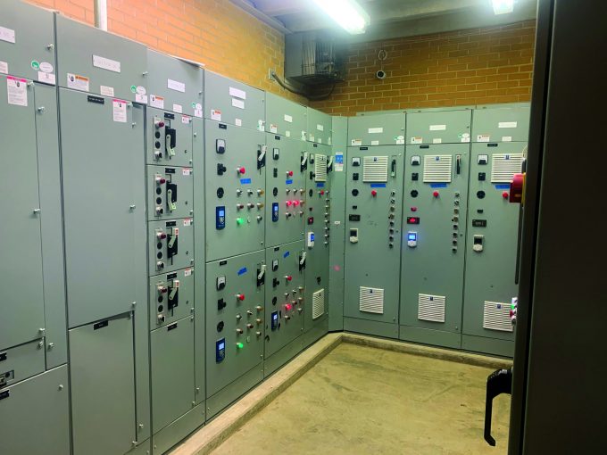 The facility is equipped with real-time monitoring and electronic control, enabling efficient and safe operation with minimal on-site staff.