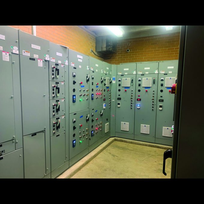 The facility is equipped with real-time monitoring and electronic control, enabling efficient and safe operation with minimal on-site staff.